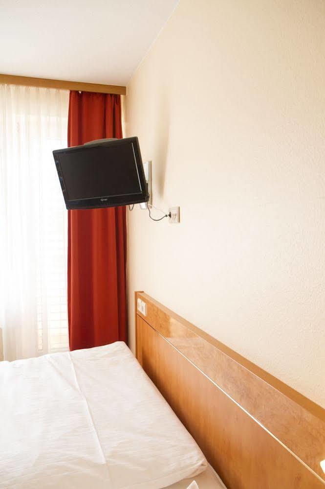 Hotel Europa Pforzheim Bagian luar foto